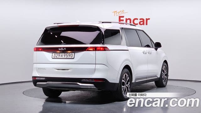 Kia Carnival 2021 — Фото 1/20