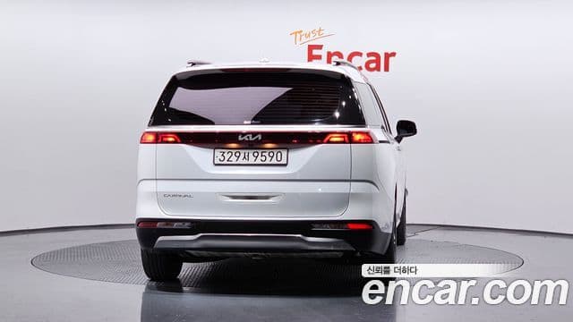 Kia Carnival 2021 — Фото 3/20