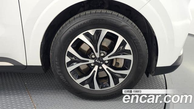 Kia Carnival 2021 — Фото 4/20