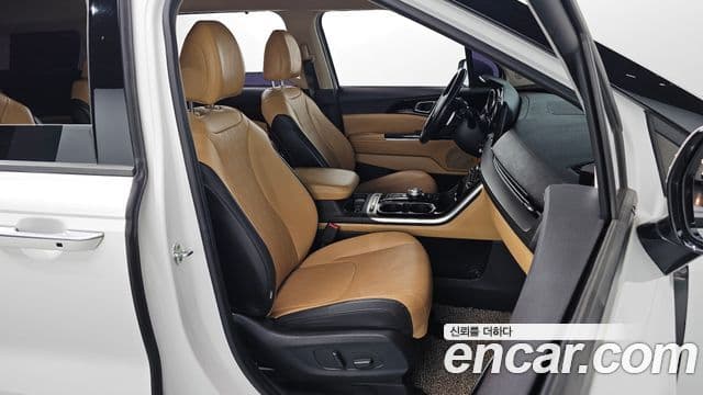 Kia Carnival 2021 — Фото 8/20