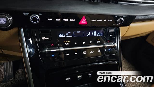 Kia Carnival 2021 — Фото 15/20