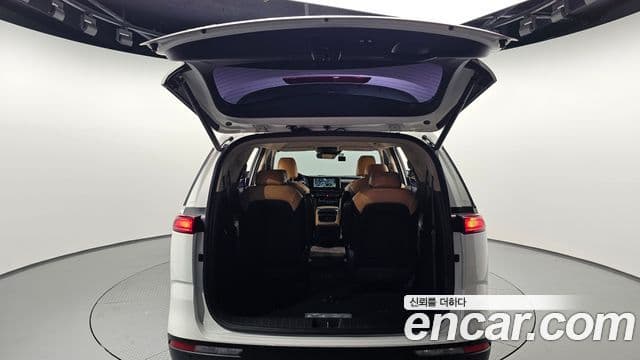 Kia Carnival 2021 — Фото 19/20