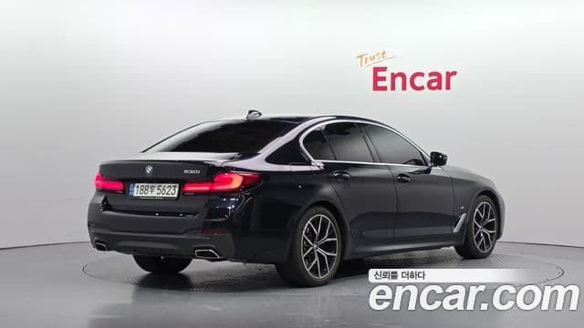 BMW 5 Series 2021 — фото 2 из 20