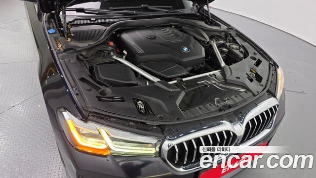 BMW 5 Series 2021 — ფოტო 6/20