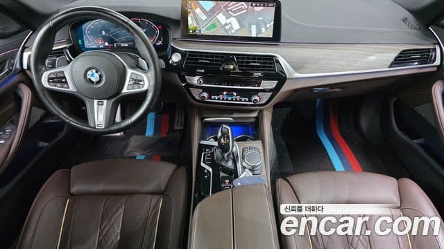 BMW 5 Series 2021 — фото 7 из 20