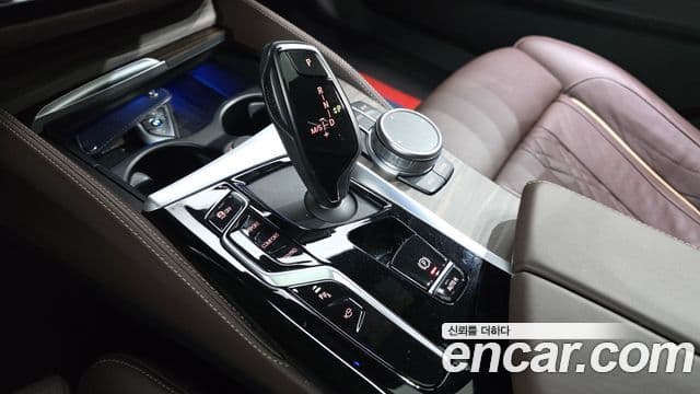 BMW 5 Series 2021 — фото 9 из 20