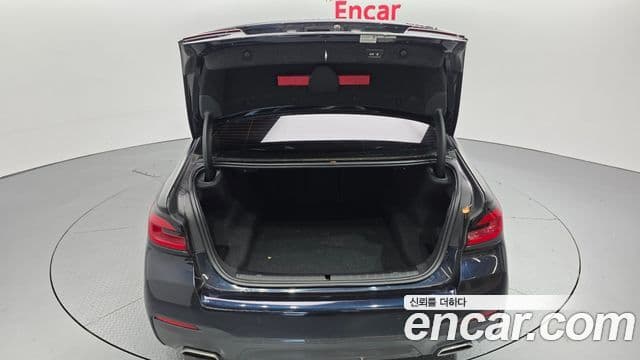 BMW 5 Series 2021 — фото 20 из 20