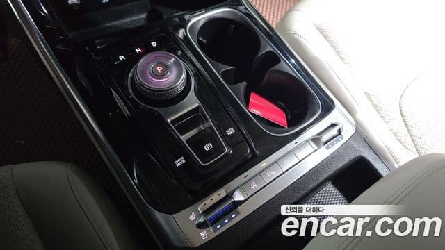 Kia Carnival 2021 — ფოტო 9/20