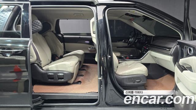 Kia Carnival 2021 — ფოტო 11/20