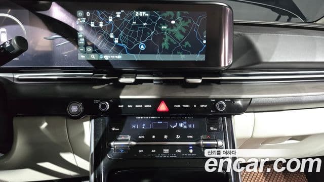 Kia Carnival 2021 — ფოტო 14/20