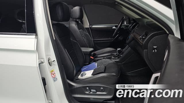 Volkswagen Tiguan Allspace 2023 — ფოტო 9/20