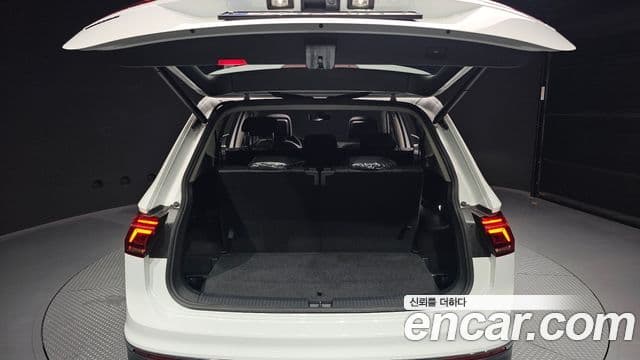 Volkswagen Tiguan Allspace 2023 — ფოტო 20/20