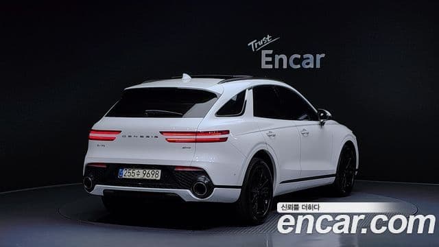 Genesis GV70 2021 — ფოტო 2/20