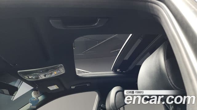 Genesis GV70 2021 — ფოტო 19/20