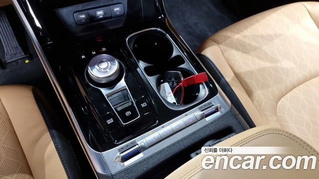 Kia Carnival 2023 — Şəkil 9/20