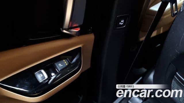 Kia Carnival 2023 — Şəkil 19/20
