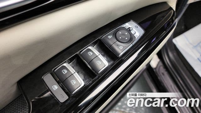 Kia Carnival 2020 — Фото 12/20
