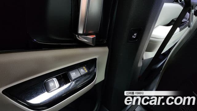 Kia Carnival 2020 — Фото 19/20