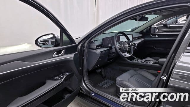 Kia K5 2025 — Photo 7/20