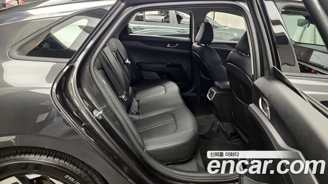 Kia K5 2025 — Photo 8/20