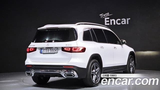 Mercedes-Benz GLB-Class 2022 — ფოტო 2/20