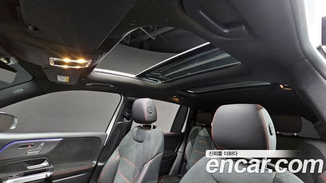 Mercedes-Benz GLB-Class 2022 — ფოტო 19/20