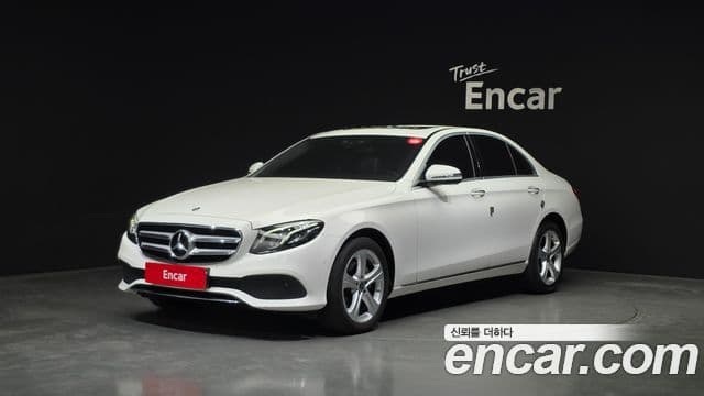 Mercedes-Benz E-Class 2018 — ფოტო 1/20