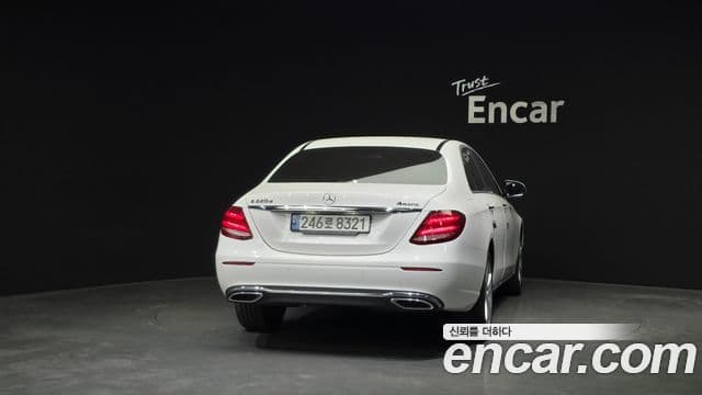 Mercedes-Benz E-Class 2018 — ფოტო 4/20