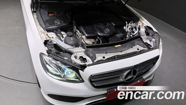 Mercedes-Benz E-Class 2018 — ფოტო 6/20