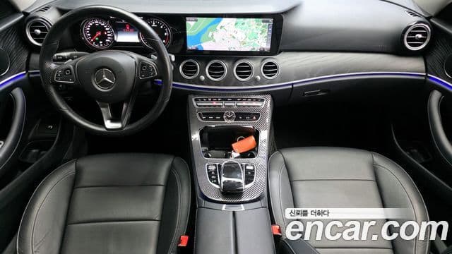 Mercedes-Benz E-Class 2018 — ფოტო 7/20