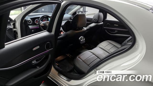 Mercedes-Benz E-Class 2018 — ფოტო 11/20