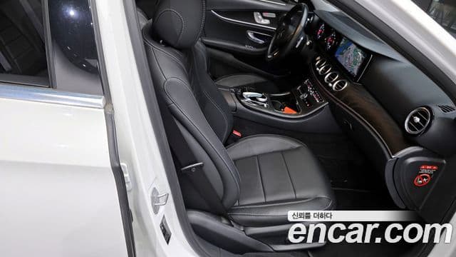 Mercedes-Benz E-Class 2018 — ფოტო 12/20