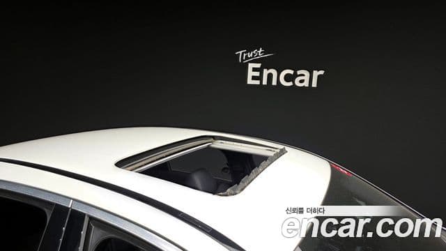 Mercedes-Benz E-Class 2018 — ფოტო 19/20