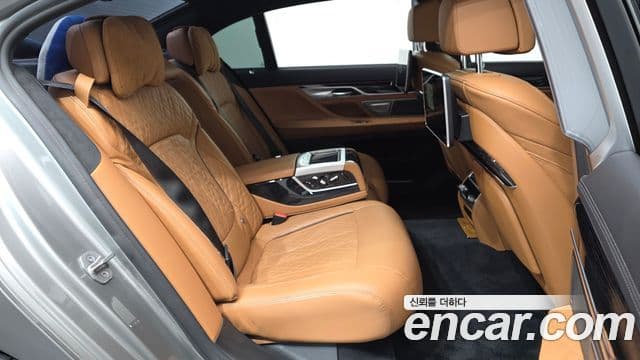 BMW 7 Series 2021 — Photo 14/20