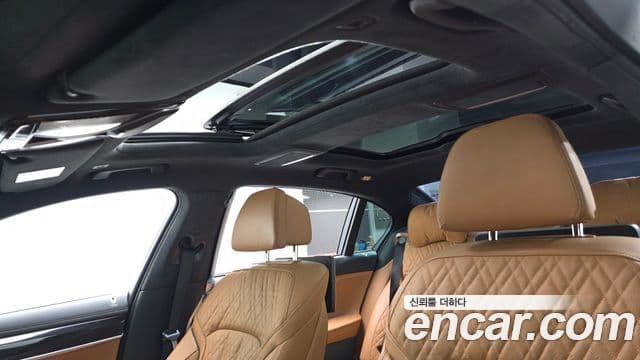 BMW 7 Series 2021 — Photo 19/20