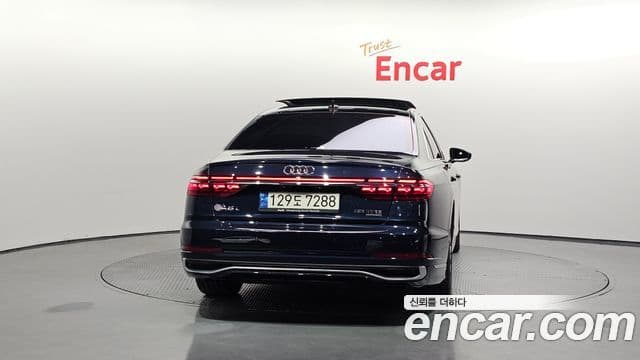 Audi A8 2022 — Photo 9/20