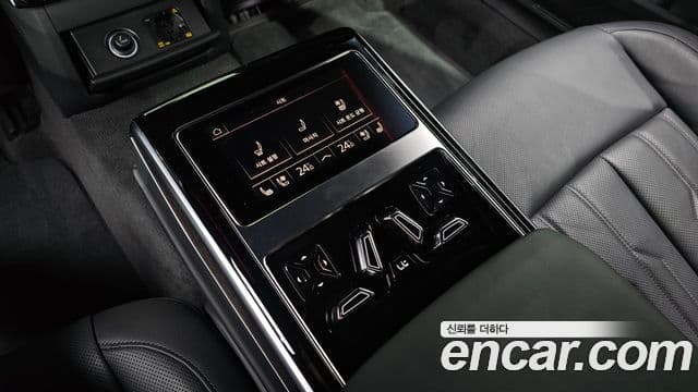 Audi A8 2022 — Photo 4/20