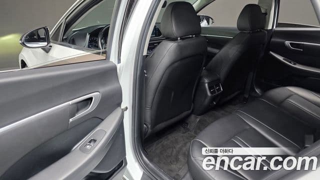 Hyundai Sonata Hybrid 2022 — Şəkil 9/20