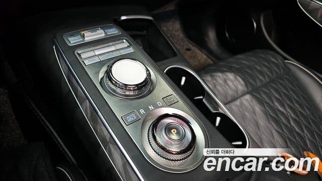 Genesis GV70 2023 — ფოტო 9/20