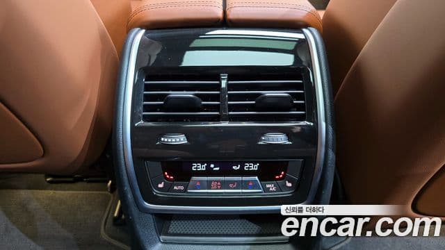 BMW X7 2022 — Şəkil 19/20