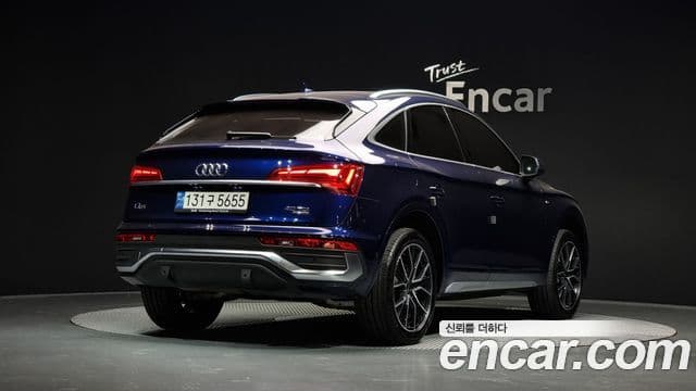Audi Q5 2022 — ფოტო 2/20