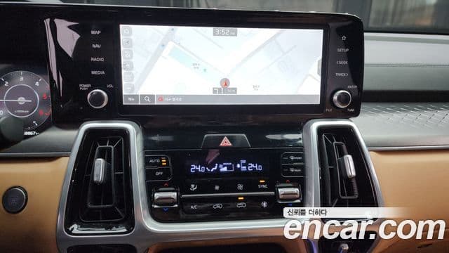 Kia Sorento 2021 — ფოტო 14/20