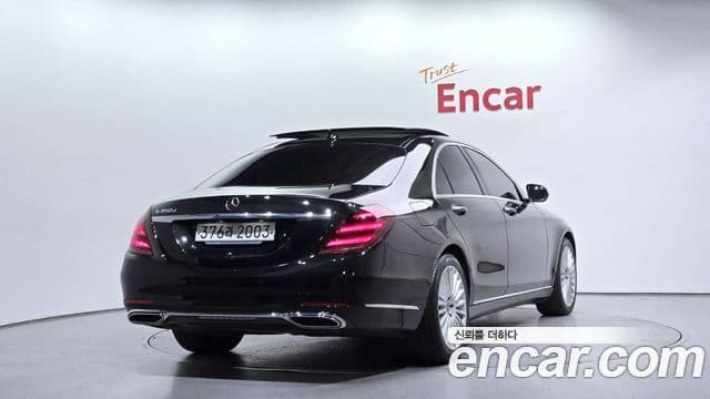 Mercedes-Benz S-Class 2019 — Photo 1/20