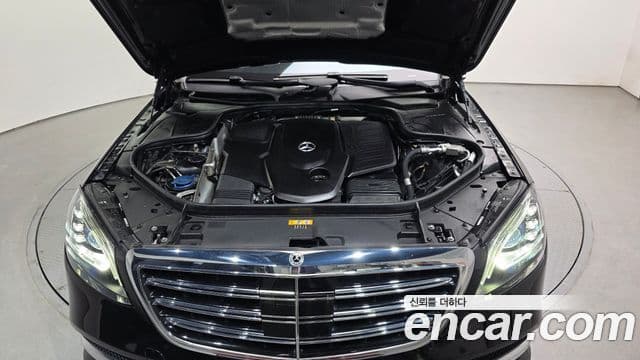 Mercedes-Benz S-Class 2019 — Photo 19/20