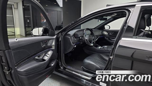 Mercedes-Benz S-Class 2019 — Photo 8/20