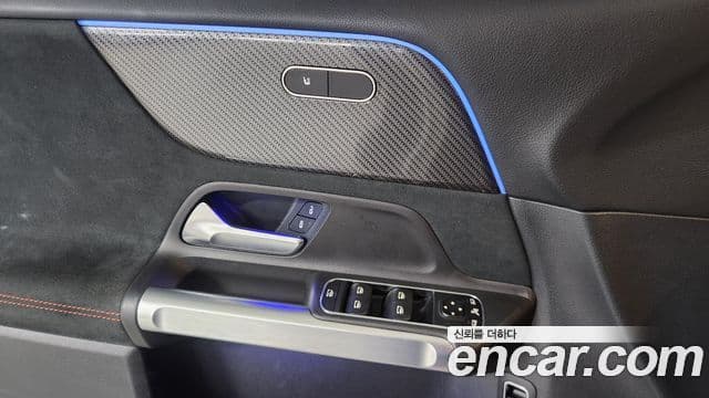 Mercedes-Benz GLB-Class 2022 — Şəkil 16/18
