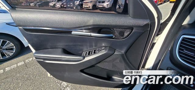 Kia Seltos 2022 — Şəkil 13/20