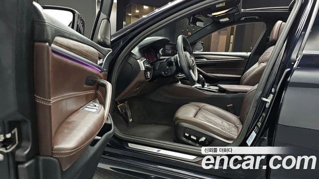 BMW 5 Series 2020 — Şəkil 10/20
