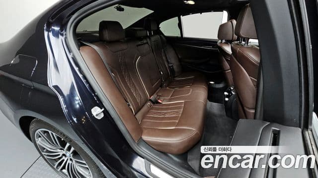 BMW 5 Series 2020 — Şəkil 12/20