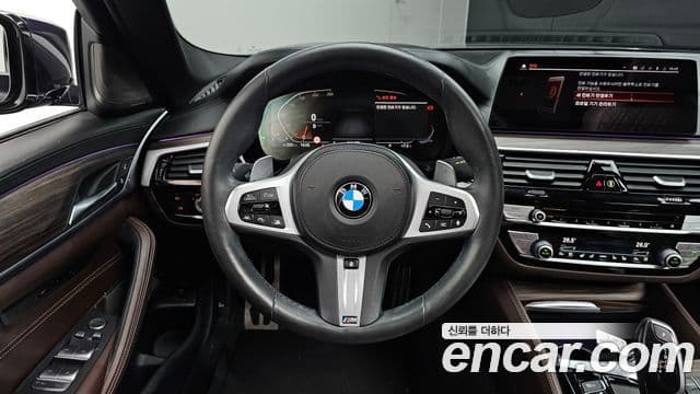BMW 5 Series 2020 — Şəkil 13/20